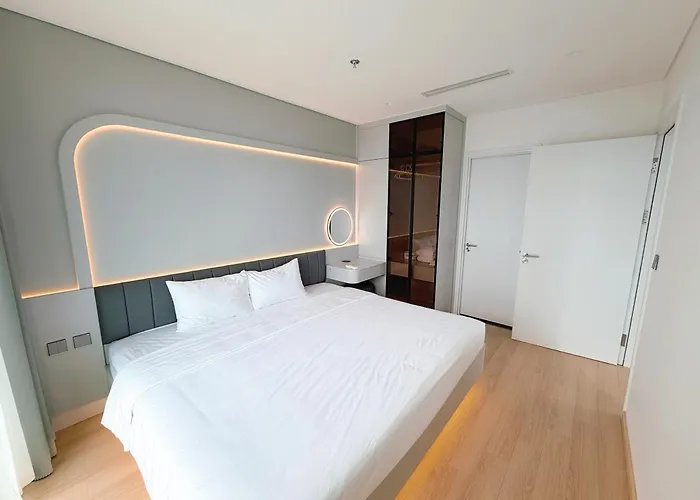Lynhouse - The Apartamento