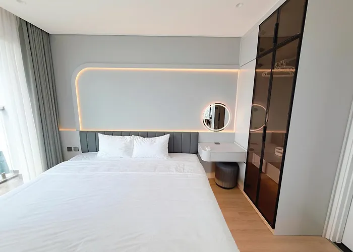 Lynhouse - The Apartamento *