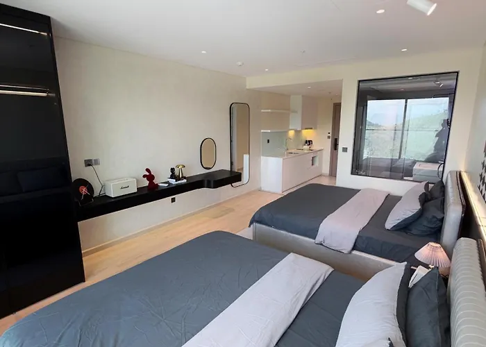 Lynhouse - The Apartamento Ha Long