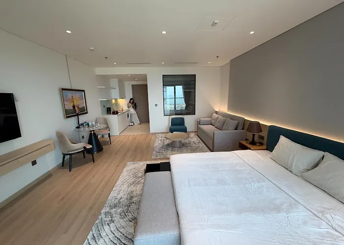 Lynhouse - The Apartamento Ha Long